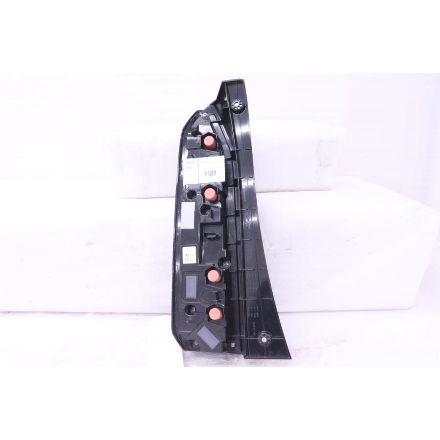 5X-2443☆美品☆LED JF5 N-BOXカスタム☆右テールライト ICHIKOH D318