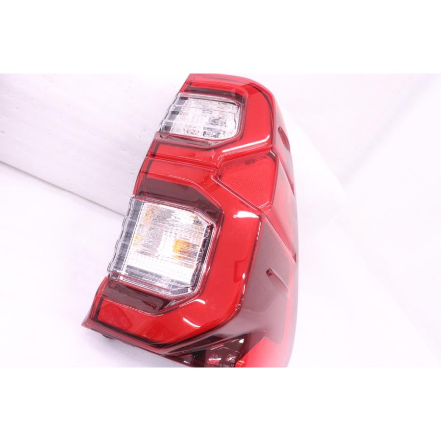 5X-620☆【値下】美品☆後期 LED GUN125 ハイラックス Z☆左右テール