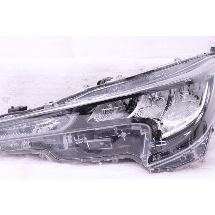 5Y-2074☆美品 LED ZRE212 カローラ ツーリング☆左ヘッドライト KOITO 