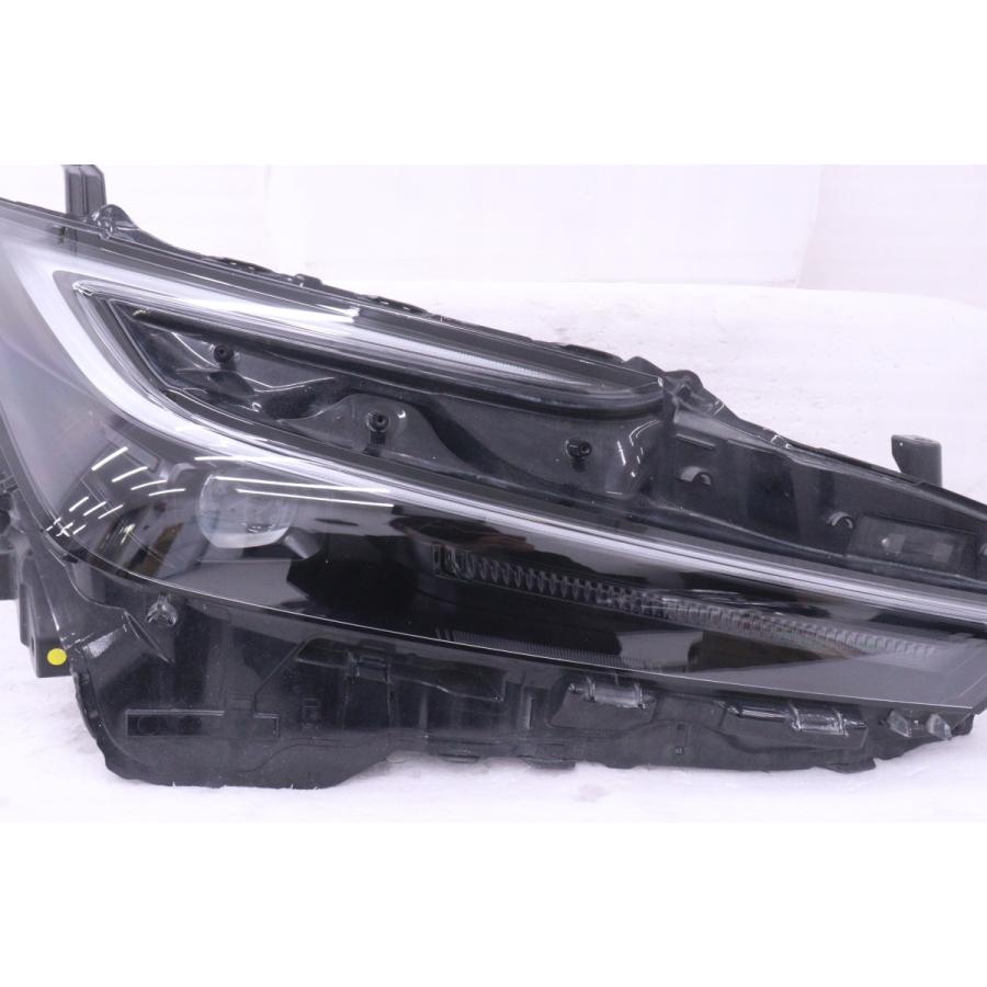 5Y-2192☆美品 LED ZVW60 プリウス☆右ヘッドライト KOITO 47-123 打刻