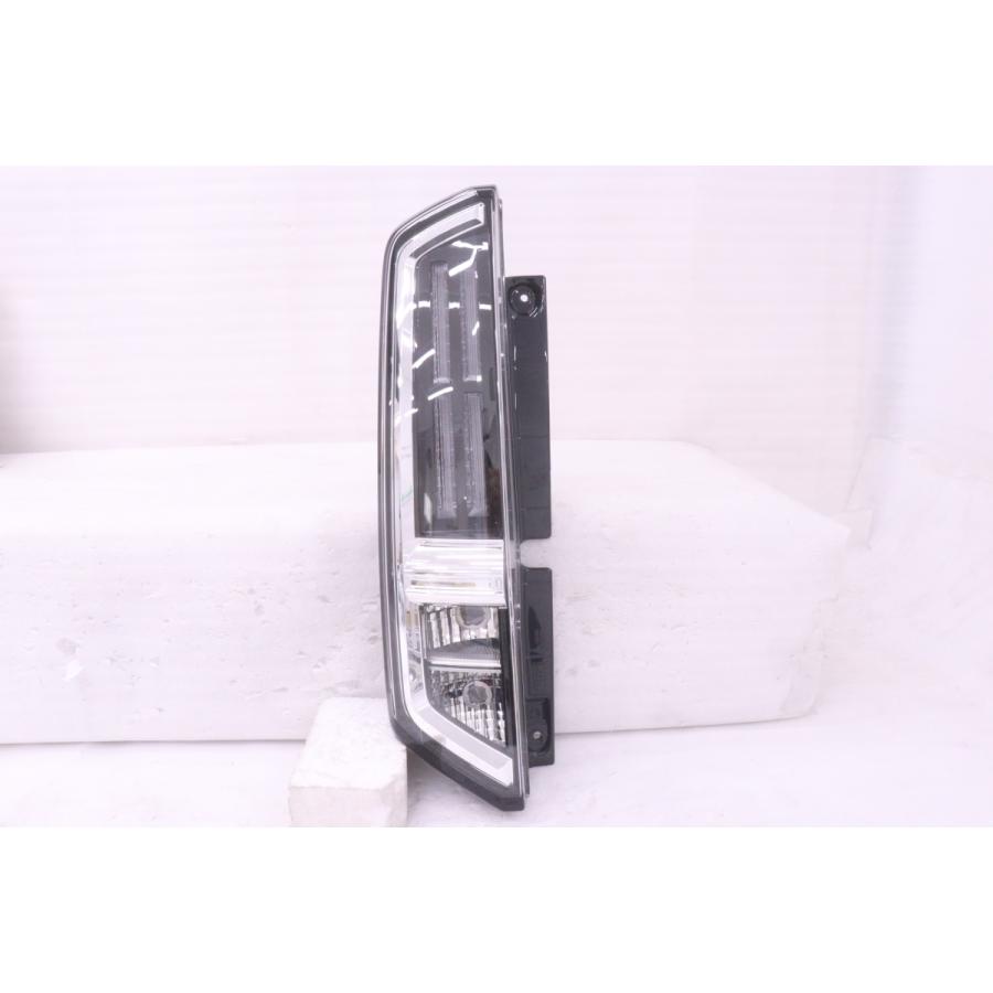 5Y-2425☆美品☆LED MK54S スペーシアカスタム☆左テールライト KOITO