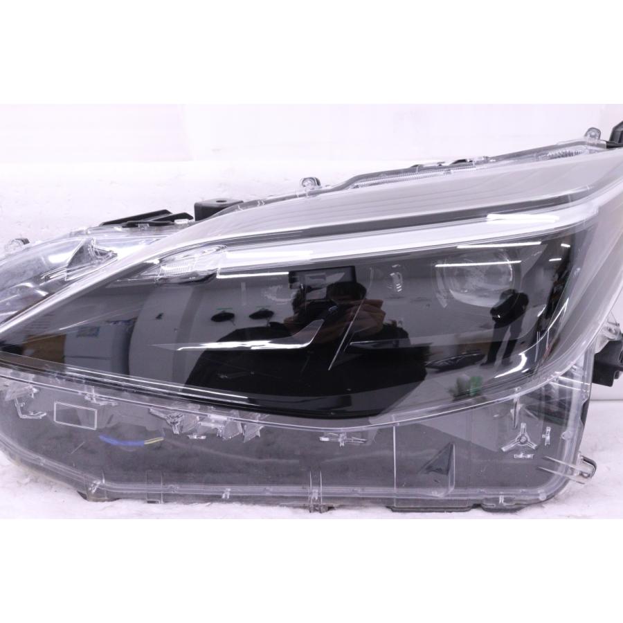 5Y-2480☆LED MXPB10 ヤリスクロス☆左ヘッドライト KOITO 52-325 打刻 