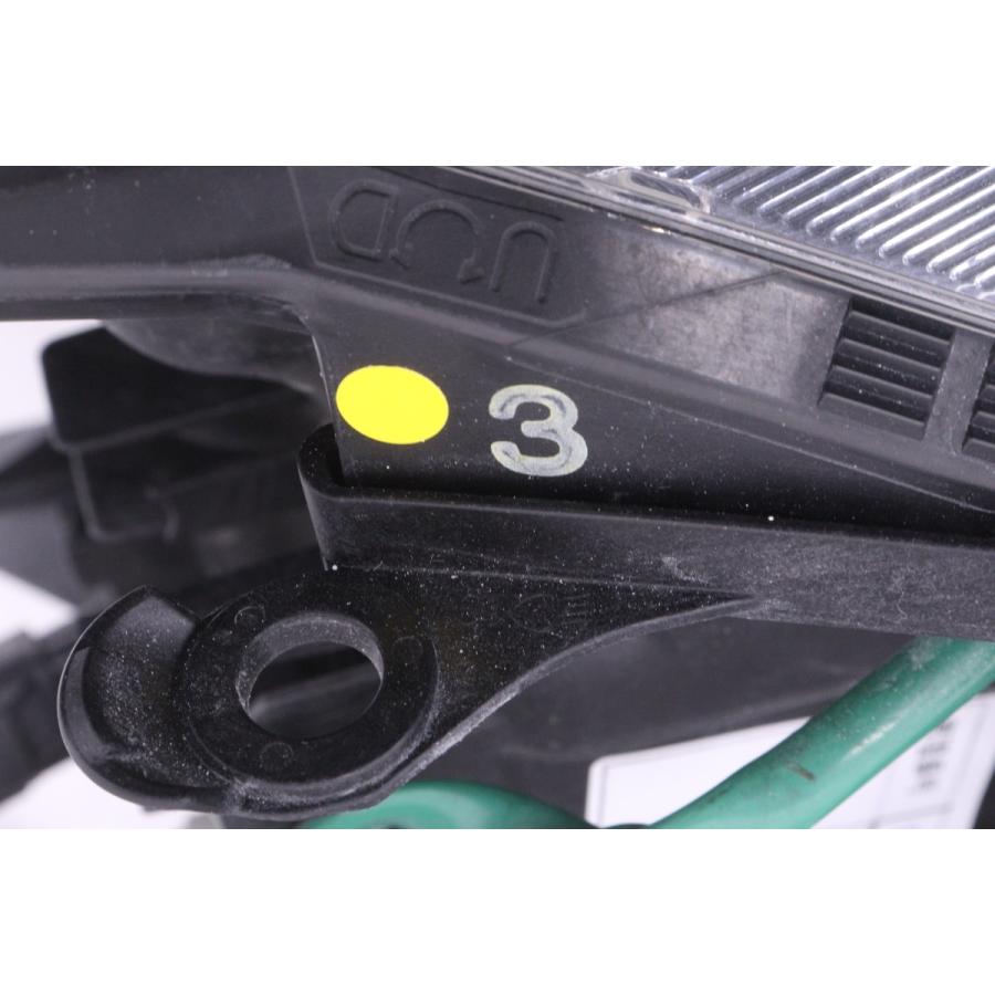 5Y-2551☆【値下】前期 LED ZVW40W プリウスα☆左ヘッドライト KOITO