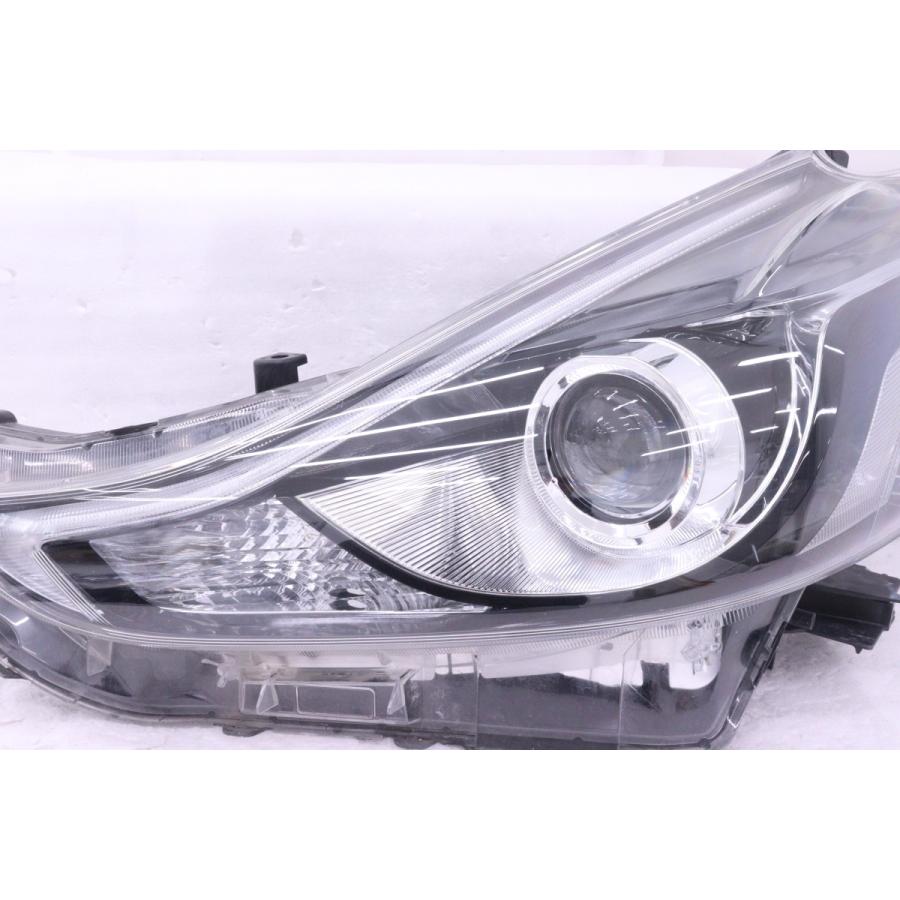 61-164☆美品☆後期 LED ZVW40W プリウスα☆左ヘッドライト KOITO 47