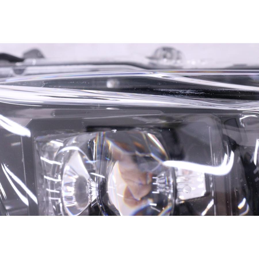 61-1844☆美品☆LED ZVW52 プリウスPHV☆左右ヘッドライト KOITO 47-91