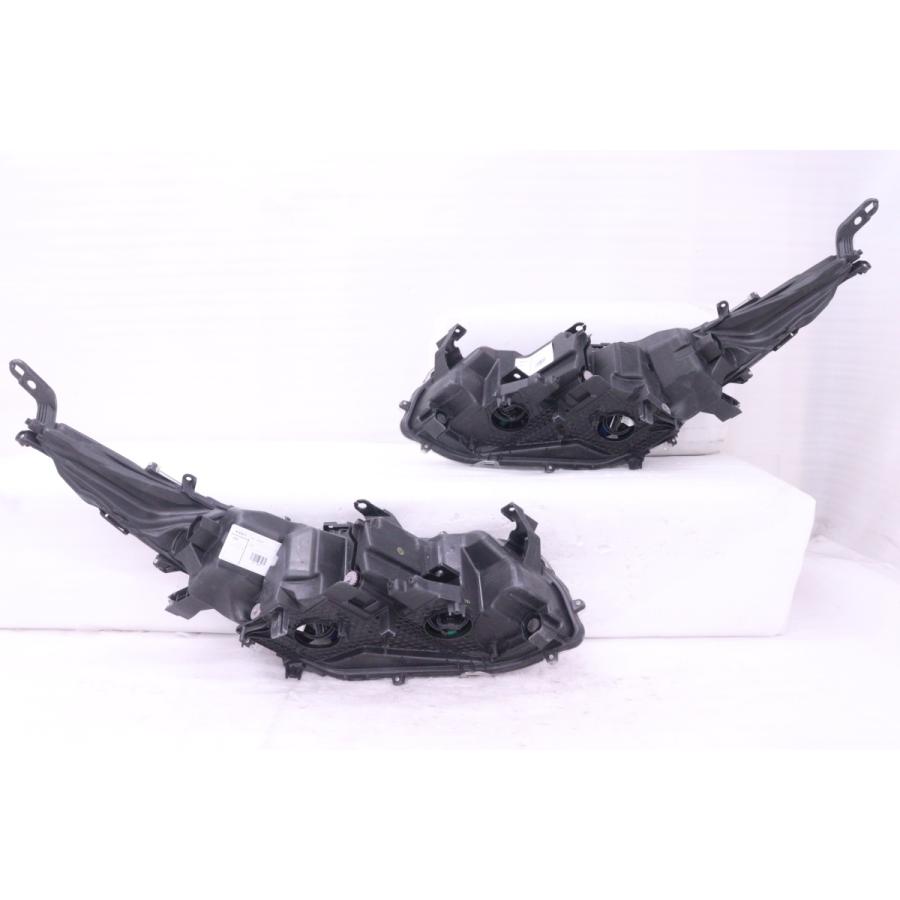 61-1844☆美品☆LED ZVW52 プリウスPHV☆左右ヘッドライト KOITO 47-91