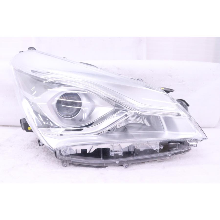 61-2447☆美品 後期 LED NSP130 ヴィッツ☆右ヘッドライト KOITO 52