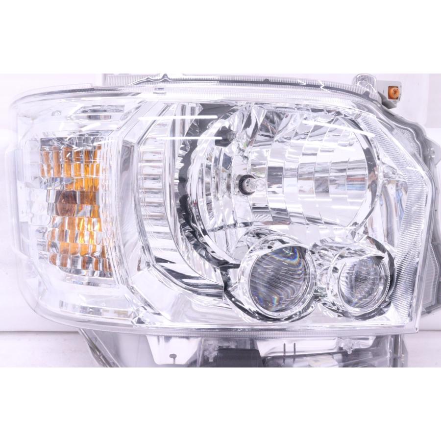 200系 ハイエース 右側 KOITO 26-137 トヨタ純正 61-38☆極上品☆4型~ LED 200系 ハイエース☆右ヘッドライト ミドル