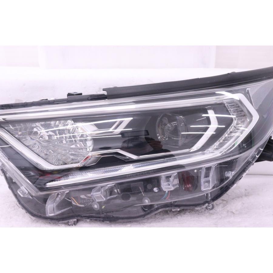 61-752★美品 前期 LED AXAH52 RAV4ハイブリッド★左ヘッドライト STANLEY 42-95 ブラック 純正★トヨタ HV (RO)_1