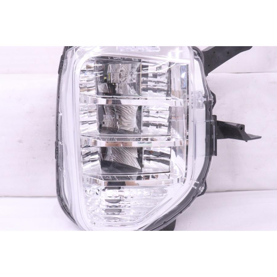 63-1320☆【値下】美品☆LED B34W ekクロス☆右ヘッドライト KOITO 100