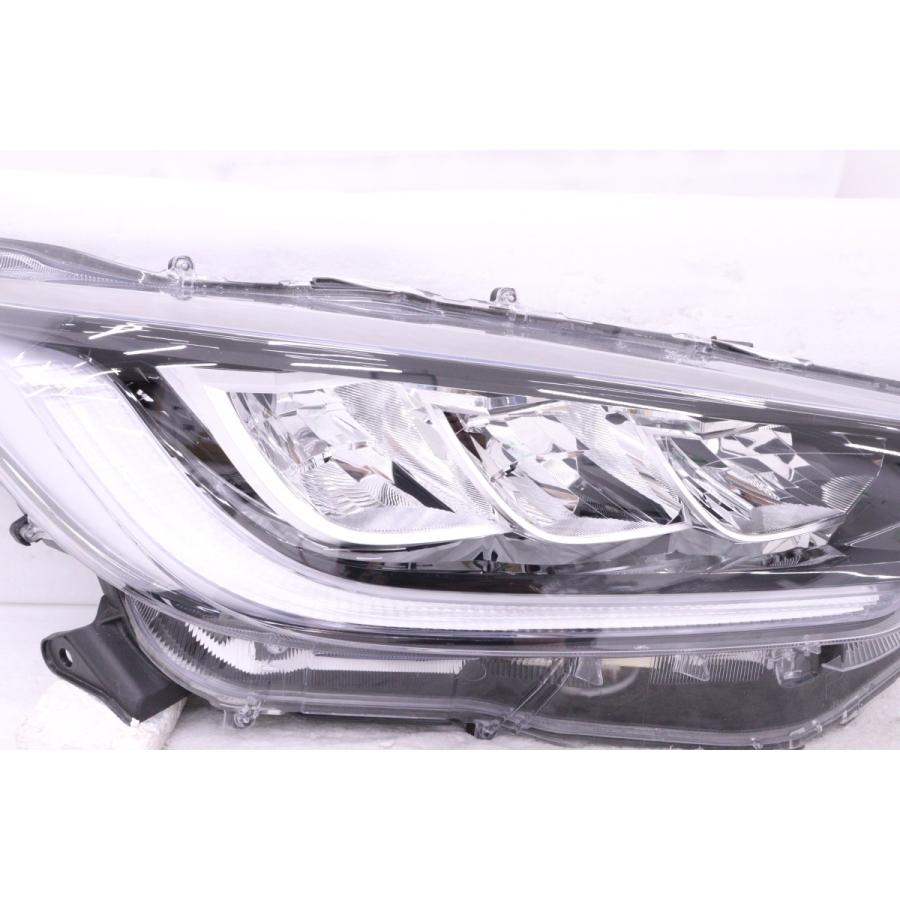 TOYOTA　ヤリス　右　ヘッドライト 　中古 美品 66-1098☆美品☆LED MXPA10 ヤリス☆右ヘッドライト KOITO K0-3 打刻