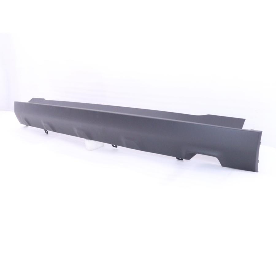 68-303☆未使用品☆後期 CV1W デリカD5 リアバンパーセンター