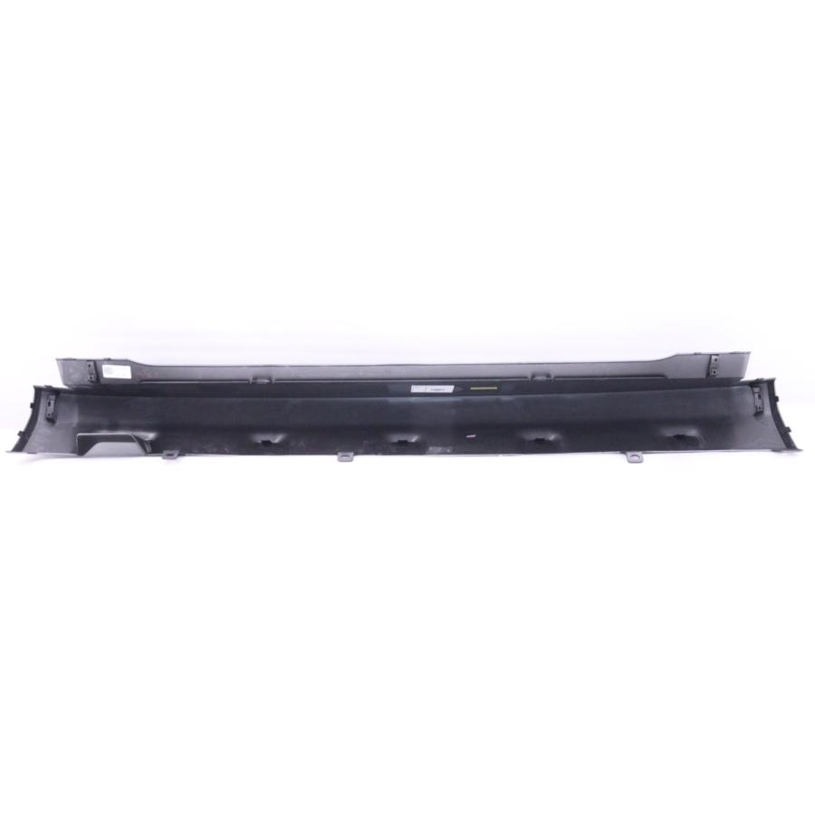 68-303☆未使用品☆後期 CV1W デリカD5 リアバンパーセンター