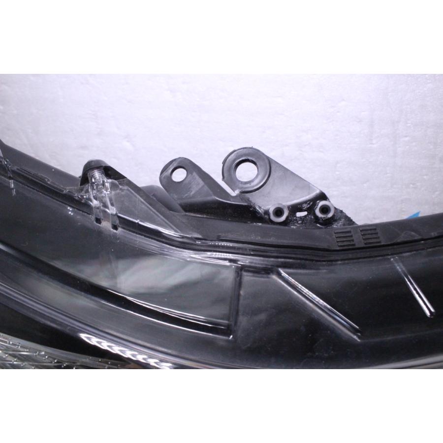 ZVW50プリウス　右ヘッドライトユニット プリウス 8X-508-N☆美品 LED ZVW50 プリウス☆右ヘッドライト