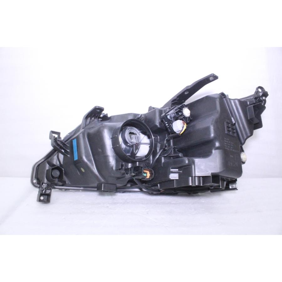 日産セレナ C27 純正 右LEDヘッドライト 中古 26025-5TF5A 日産セレナ C27 純正 右LEDヘッドライト 中古 26025-5TF5A 【公式通販】