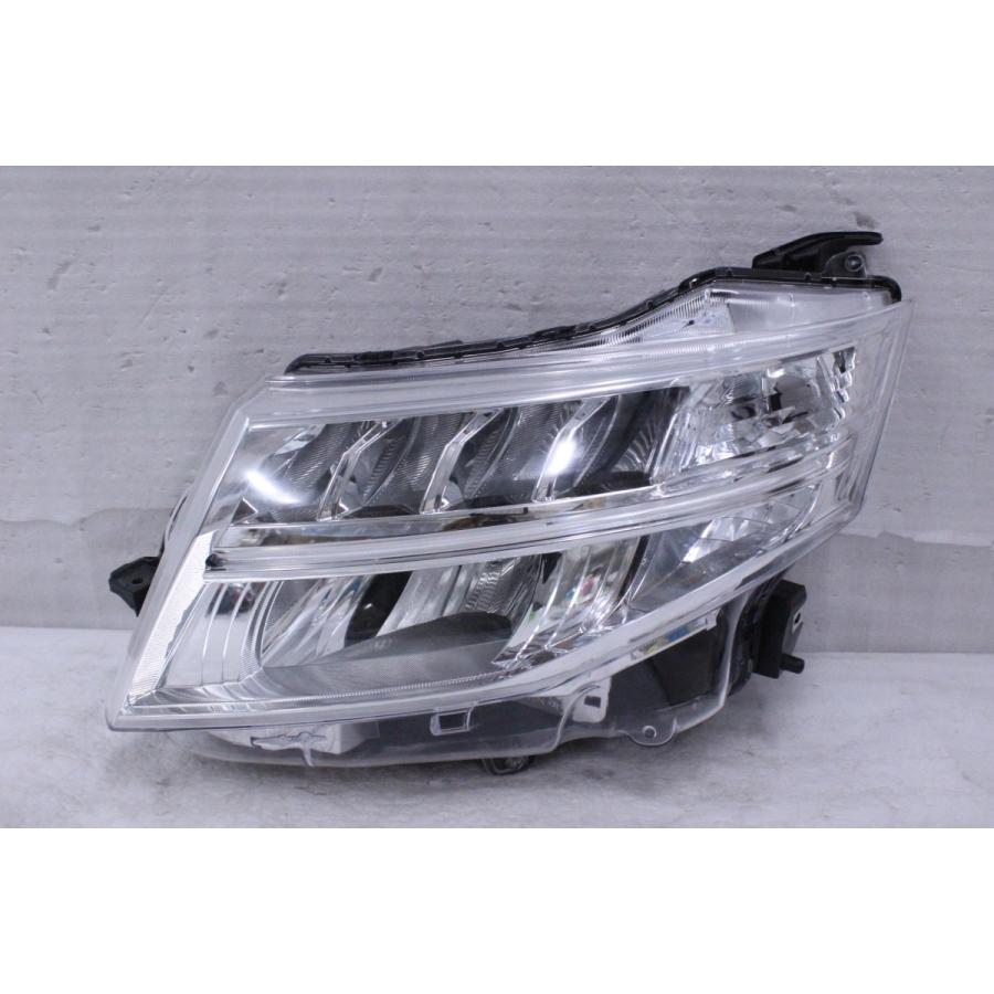 91-1003-R☆【値下】美品 LED M900A ルーミー☆左ヘッドライト STANLEY 
