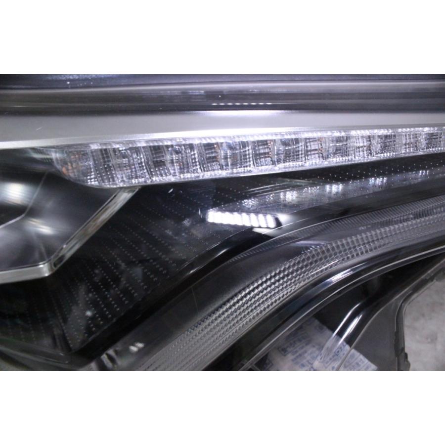 C-HR 95-1859-Y☆美品 前期☆LED ZYX10/NGX10 C-HR☆右ヘッドライト