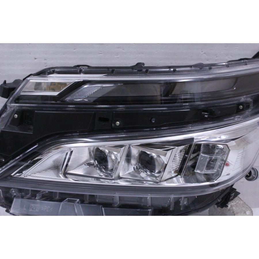 ヴォクシー 97-1561-T☆美品 後期 LED ZRR80G/ZRR85G ヴォクシー