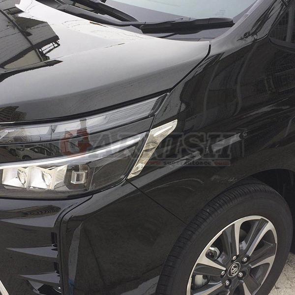 トヨタ ヴォクシー 80系 後期 フロント ヘッドライトトリム ステンレス