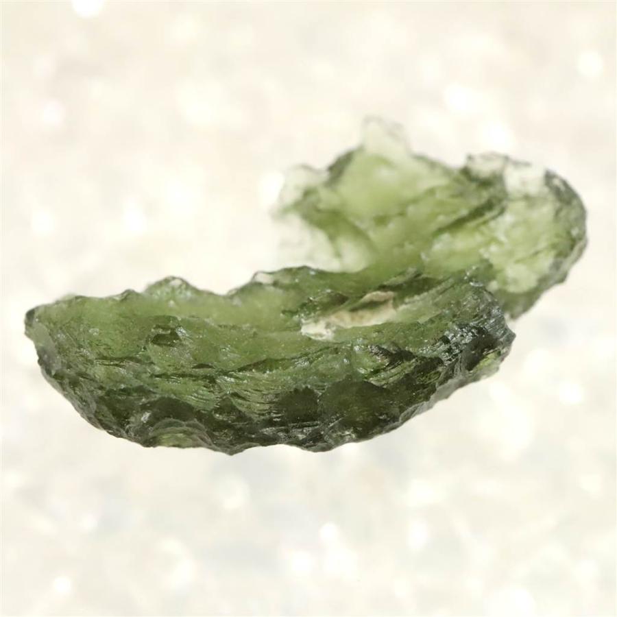 宇宙から幸運呼ぶの贈り物希有【モルダバイト】原石(15806)宇宙から
