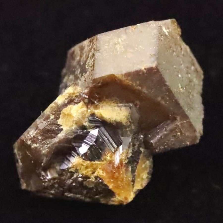 奈良県天川村産 レインボーガーネット  13mm原石 3.2g 【榎本通商18641】の画像