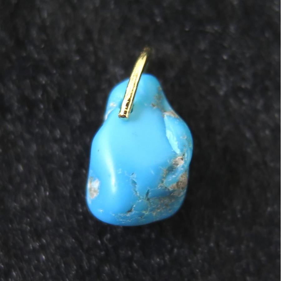 ターコイズ　スリーピングビューティー鉱山産　ペンダントトップ チャーム　K18YG 0.87ｇ 【榎本通商45207】