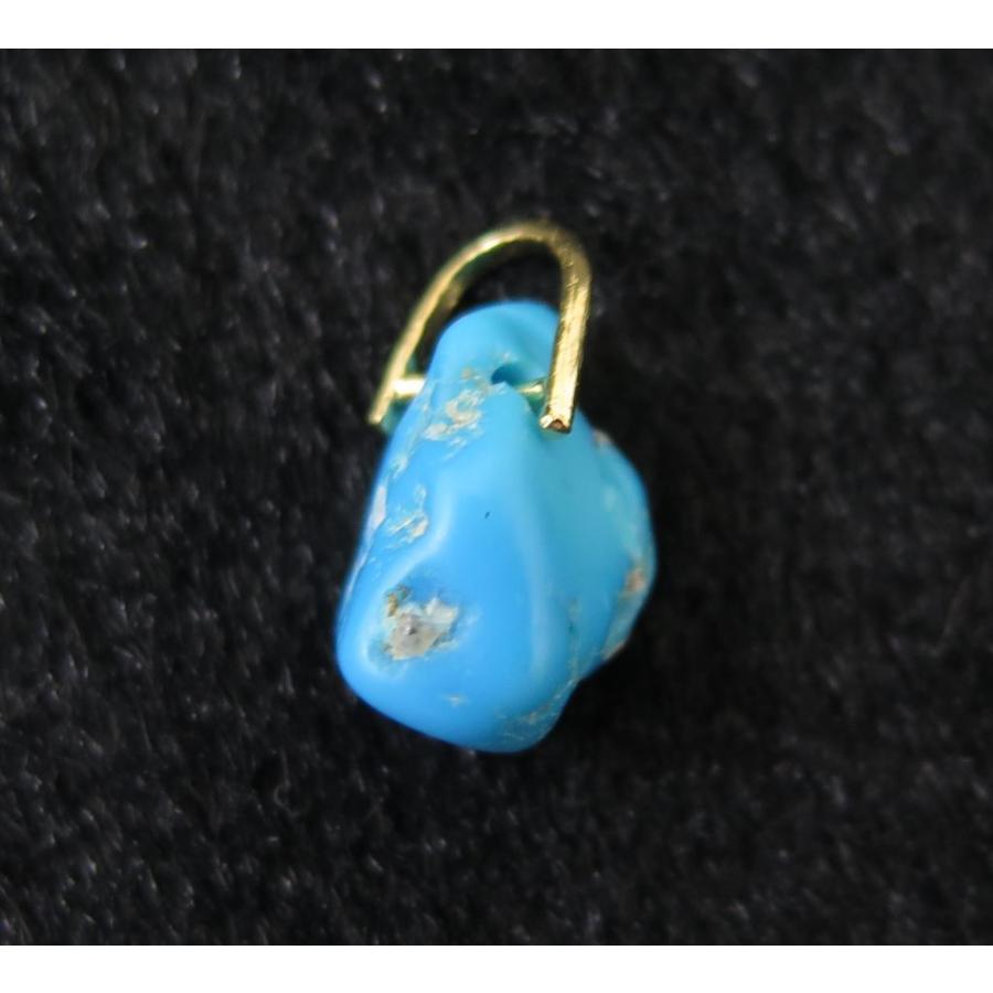 ターコイズ　スリーピングビューティー鉱山産　ペンダントトップ チャーム　K18YG 0.87ｇ 【榎本通商45207】 本商品は