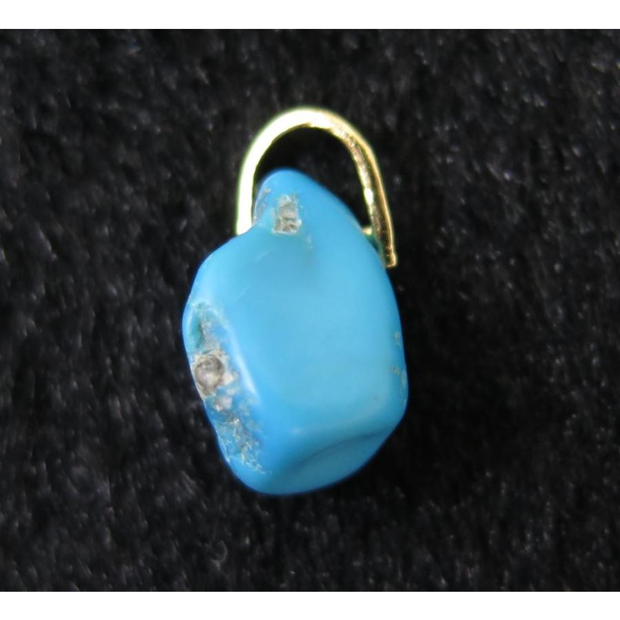 ターコイズ　スリーピングビューティー鉱山産　ペンダントトップ チャーム　K18YG 0.87ｇ 【榎本通商45207】 本商品は