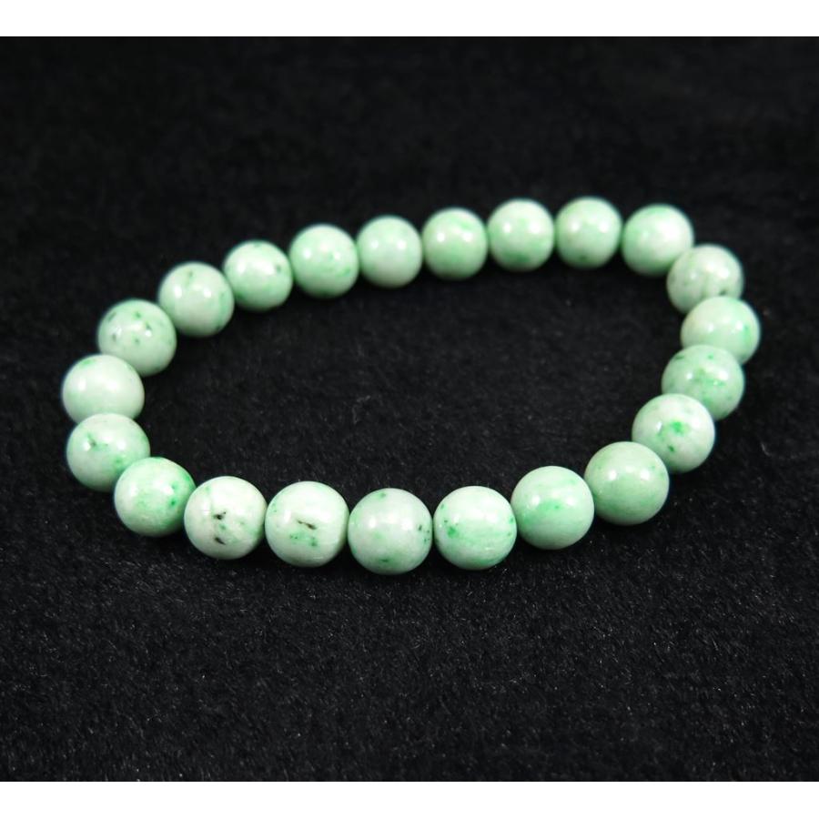 透明感のある薄グレーとグリーンのAランク翡翠ヒスイ鑑定書付き 透明感のある薄グレーとグリーンのAランク翡翠ヒスイ鑑定書付き 透明感