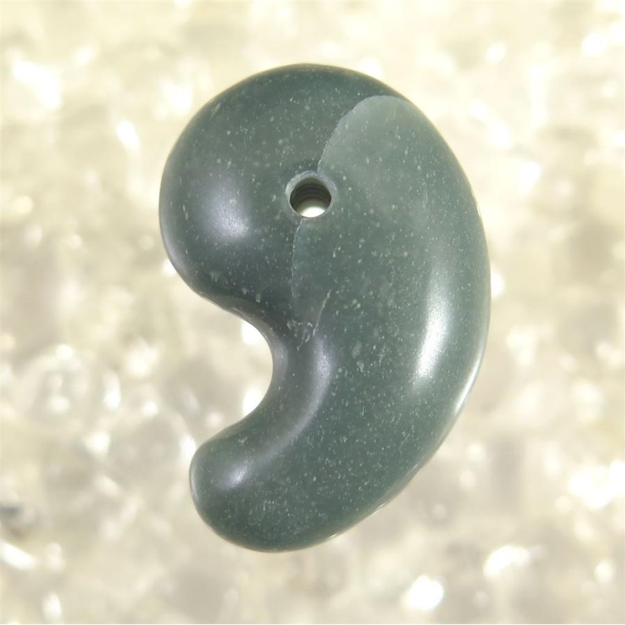 徳島県 ソロモナイト solomonite 32mm勾玉 Sグレード 証明書付 12.7g 【榎本通商67625】