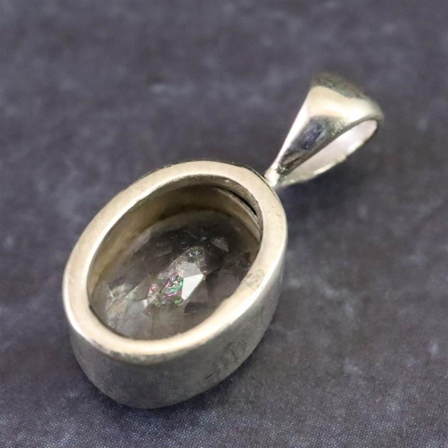 ロシア産 フェナカイト 10X7mmオーバルカット ペンダントトップ