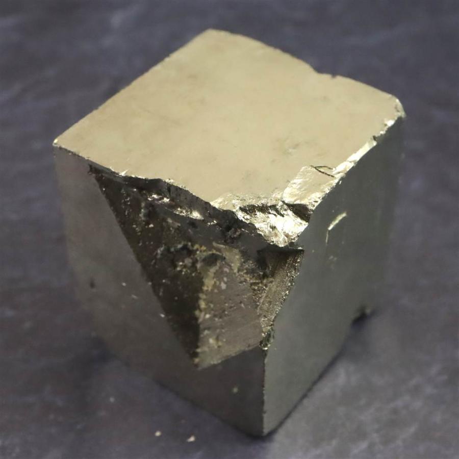 スペイン産 パイライト 黄鉄鉱 33mmキューブ 133.4g 【榎本通商79044