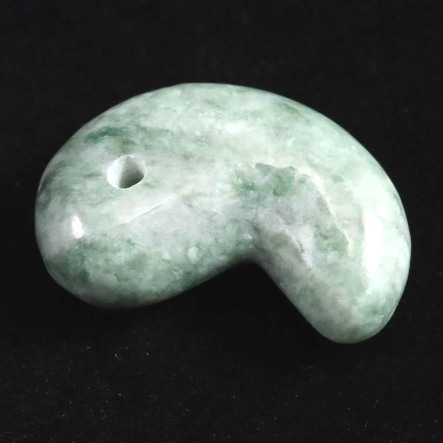糸魚川翡翠 ヒスイ 小滝産 薄緑 32mm勾玉 ディレクトリカード付 16.04g