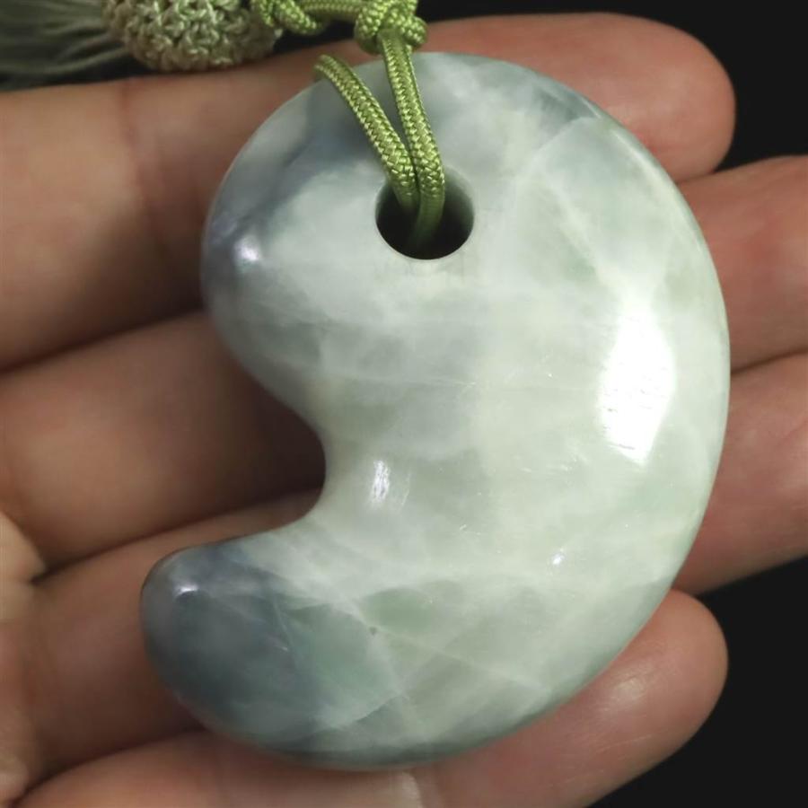 ヒスイ　勾玉 糸魚川翡翠 ヒスイ 緑 50mm勾玉 根付＆ディレクトリカード付