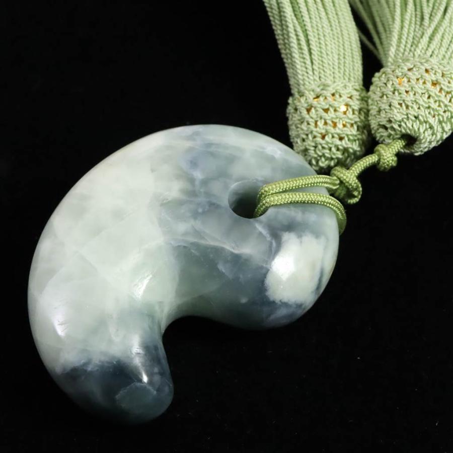 糸魚川翡翠 ヒスイ 緑 50mm勾玉 根付＆ディレクトリカード付 71.7g