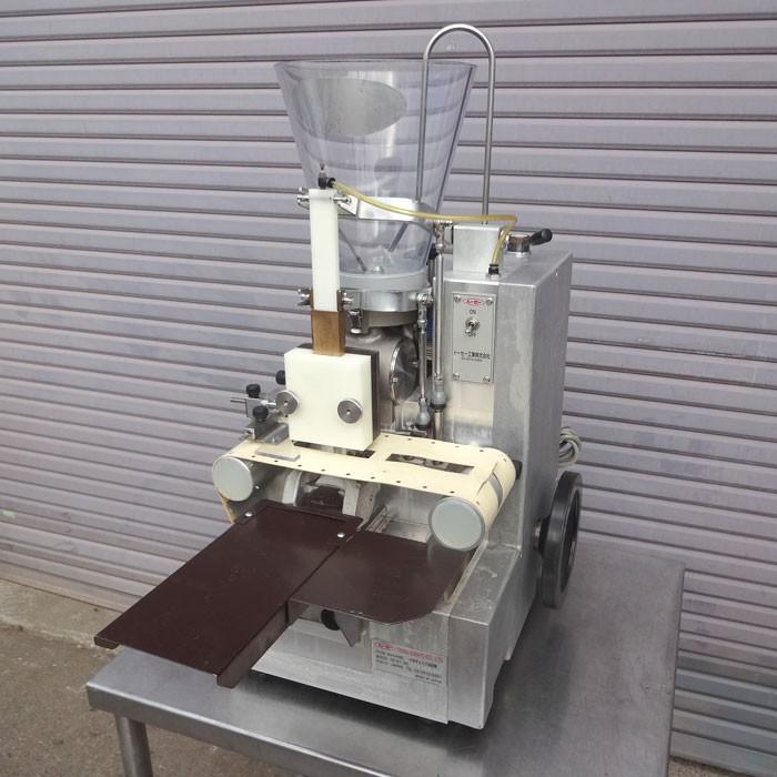 【中古】トーセー 工業 小型 ぎょうざ 成型機 NS-21 2005年 餃子 トーセー 小型 ぎょうざ 成型機 NS-21 2003年 餃子 【中古】 : 業務用