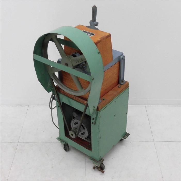 送料無料☆ 品川麺機 鰹節削り器 電動 業務用 【中古】 : 動産王 送料無料☆ 品川麺機 鰹節削り器 電動 業務用 【中古】 : 動産王