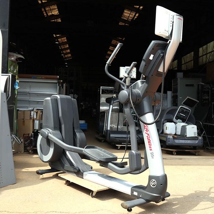 送料無料】 ライフフィットネス クロス トレーナー 95x ジム