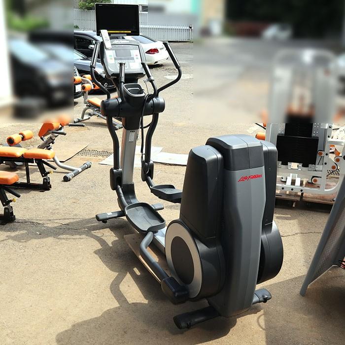 送料無料】 ライフフィットネス クロス トレーナー 95x ジム