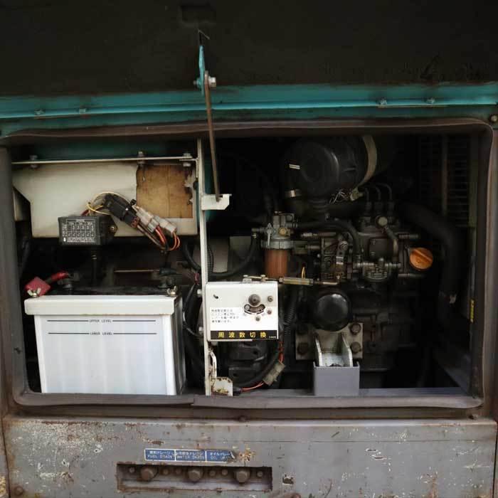 送料無料】防音型エンジン溶接機 DLW-300ES デンヨー 2006年 中古