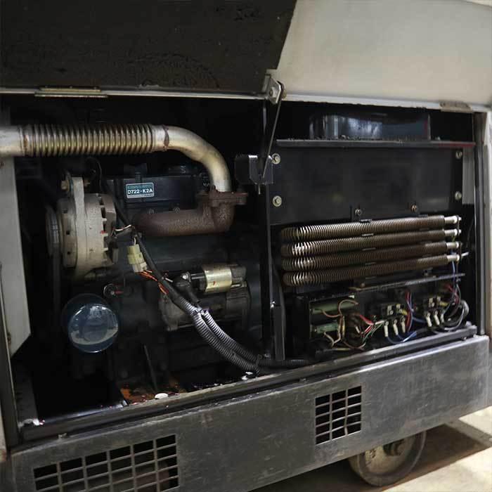 中古】防音型エンジン溶接機 DGW310MC 新ダイワ工業 2007年 【動産王