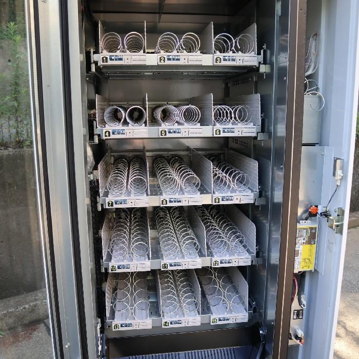 B 富士電機 FNX115NRBY 自動販売機 業務用 自販機 物販 室内用 食品汎用自動販売機 最大15セレクション 動作OK B 富士電機 FNX115NRBY 自動販売機 業務用 自販機 物販 室内用 食品