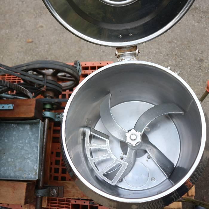 H1263☆美品☆吉野麺機製作所　製麺機　電動　そば　うどん　ラーメン　麺切り H1263☆美品☆吉野麺機製作所 製麺機 電動 そば うどん ラーメン