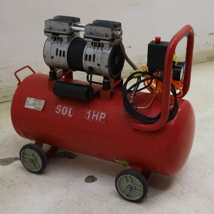 中古】MV WORK TOOL エアーコンプレッサー MVCP-0350SYR 【動産 中古】MV WORK TOOL エアーコンプレッサー MVCP-0350SYR 【動産