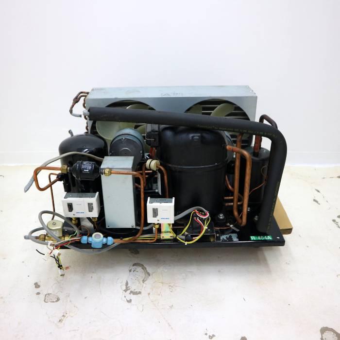 TOSHIBA 【中古】全密閉形冷凍機 東芝 TAM200JS-T 2018年 TOSHIBA 【中古】全密閉形冷凍機 東芝 TAM200JS-T 2018年