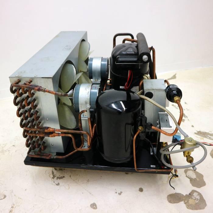 TOSHIBA 【中古】全密閉形冷凍機 東芝 TAM200JS-T 2018年 TOSHIBA 【中古】全密閉形冷凍機 東芝 TAM200JS-T 2018年