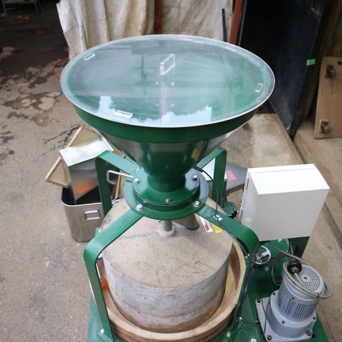 石臼製粉機　直径２９cm 蕎麦挽き石臼ビンテージ中古品 送料無料】石臼製粉機 日高製粉機製作所 そば 蕎麦 中古 【見学