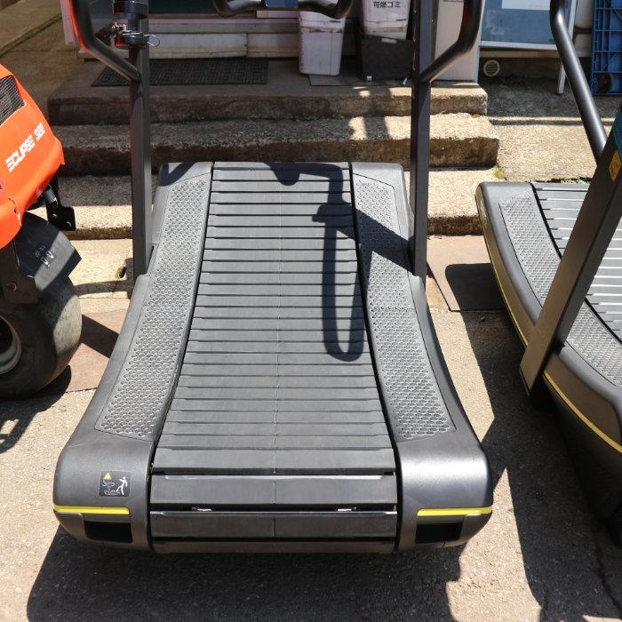 中古】ランニングマシン テクノジム Skillmill コネクト Wi-Fi対応 自