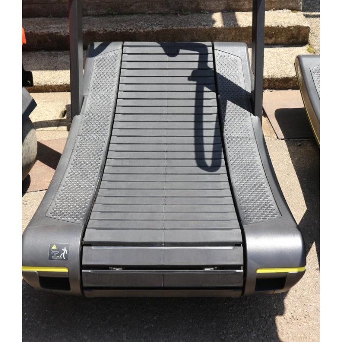 中古】ランニングマシン テクノジム Skillmill コネクト Wi-Fi対応 自 