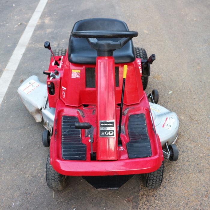 送料無料】芝刈機 ホンダ Hydorostatic3013 H3013H 2014年 乗用 送料無料】芝刈機 ホンダ Hydorostatic3013 H3013H 2014年 乗用